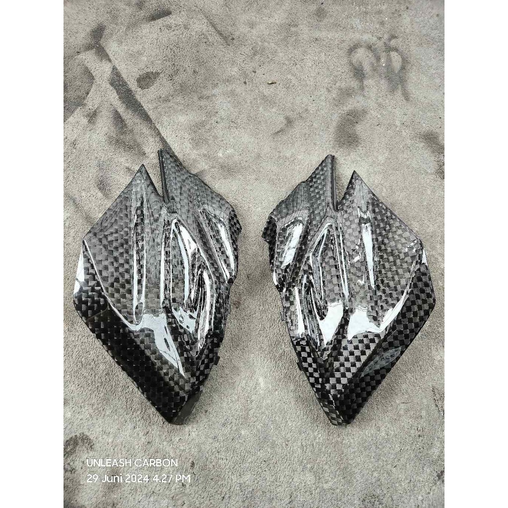COVER SIDE BODY SAMBUNGAN DECK SAMPING VARIO 125 150 LED OLD CARBON KEVLAR