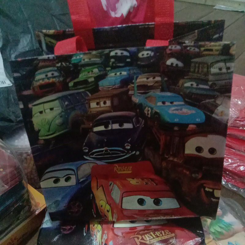 

25x25x18 tas ulang tahun goodie bag ultah spunbond bento