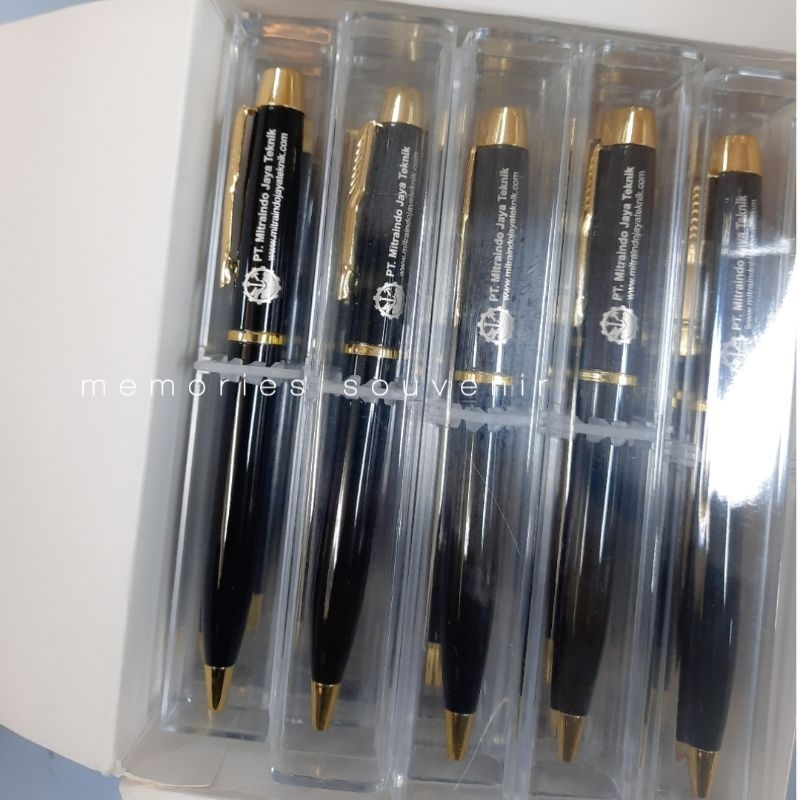 

Box Merah Mika | Box Pulpen metal | Box pulpen souvenir