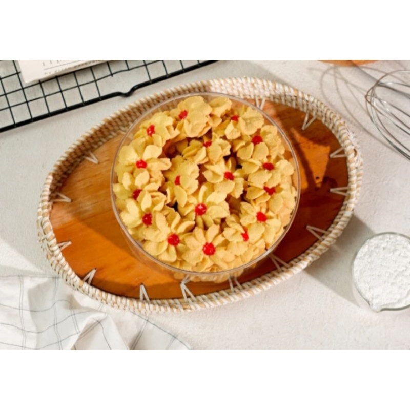 

Kue Semprit Selai Keju Strawbery