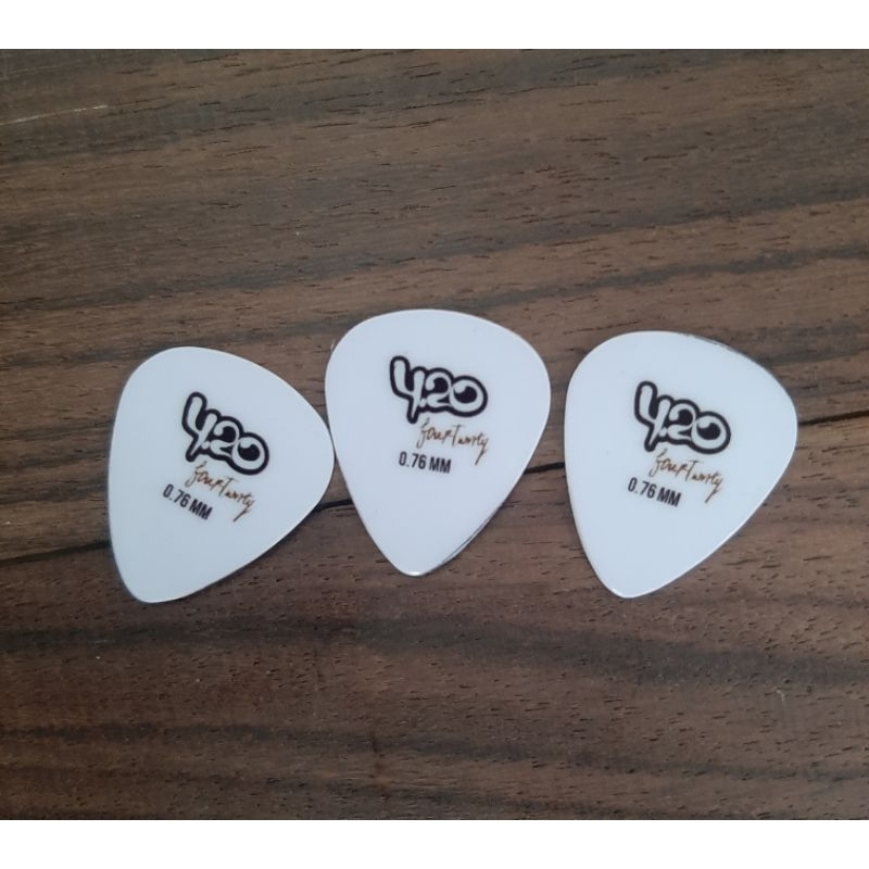 pick gitar band Indonesia 4.20 four twenty