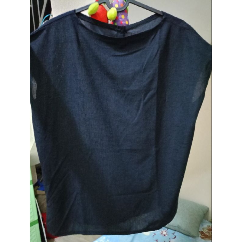 blouse hitam polos