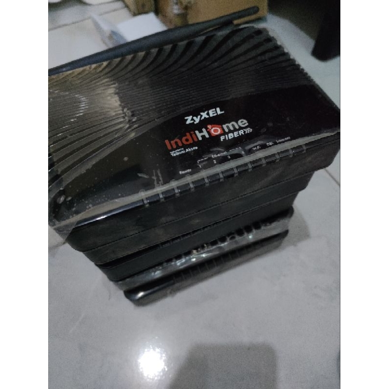 Modem router zyxel P660 HN- v1 T2 bekas normal