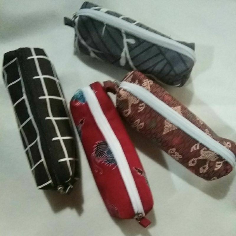 

Kotak pensil kain size 18x5x5 cm tempat pensil