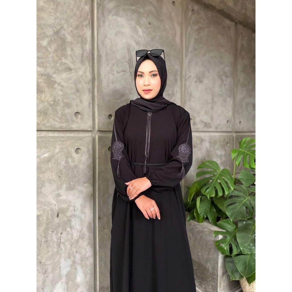 Abaya Gamis Saudi Hitam Jetblack Premium Bordir List Simple - NUHA