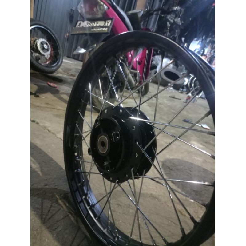 Velg jari-jari belakang ring'17 Yamaha Jupiter MX new dobel Dist Cakram { Rakitan }