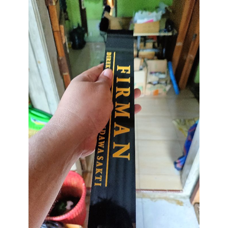 

akrilik hitam print uv untuk papan nama