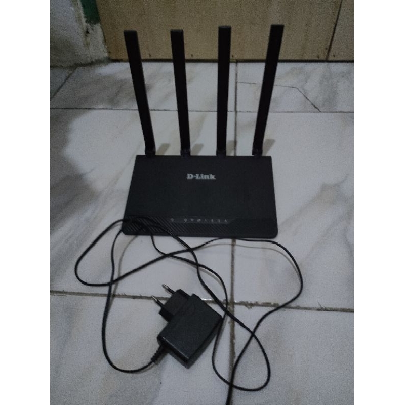 D-Link MESH DIR-1253 AC1200 MU-MIMO Wi-Fi Gigabit Router bekas berkualitas