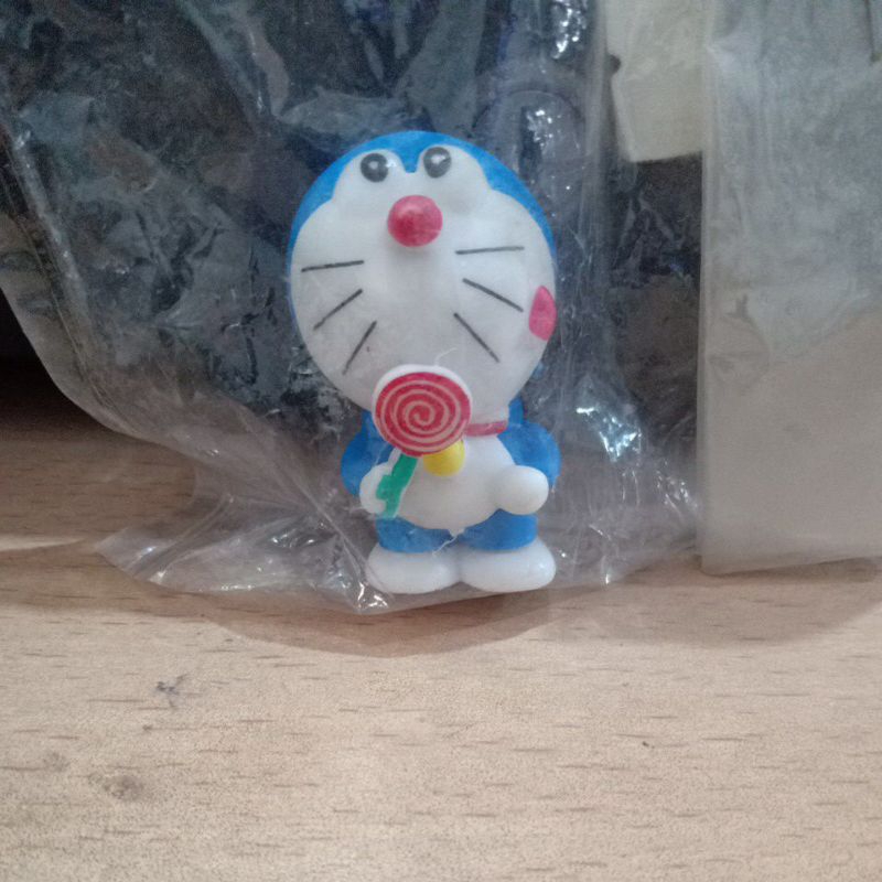 

Hiasan kue Doraemon