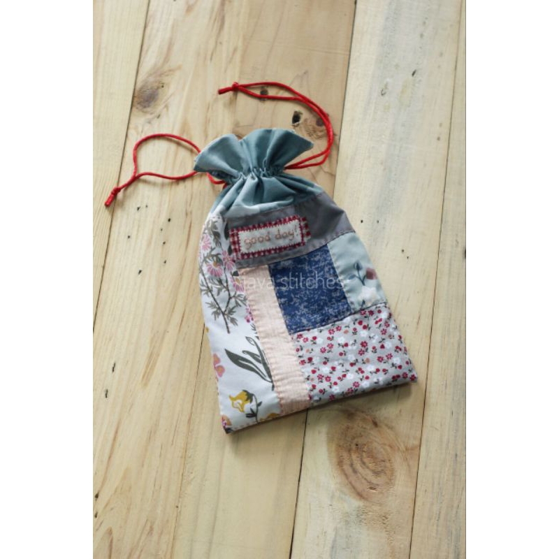 pouch | tas serut kantong kain perca full jahit tangan (hand stitched)