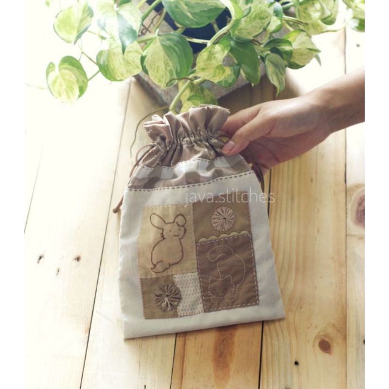 pouch | tas serut kantong belacu dan kain perca full jahit tangan (hand stitched)