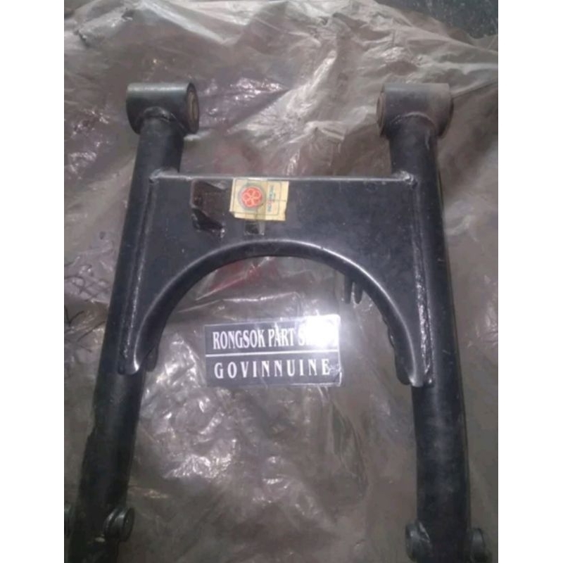 swing arm fron frok lengan ayun suzuki gp100 gp125 gp 100 125 trs trz ori asli nos japan