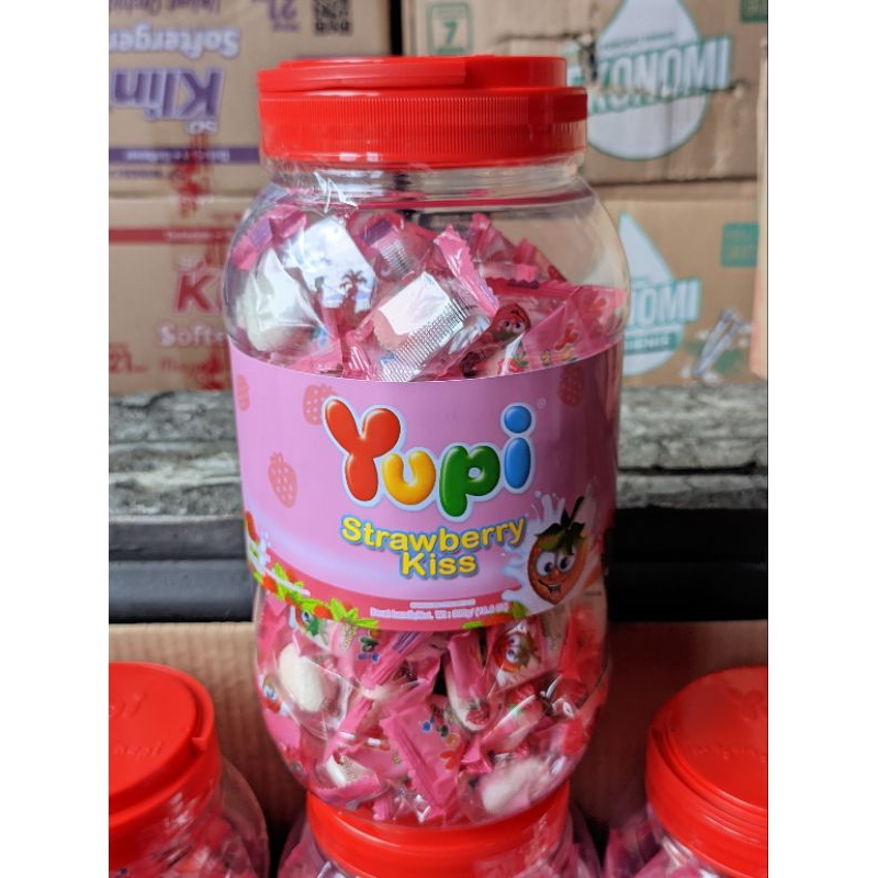 

Yupi Strawberry Kiss Toples