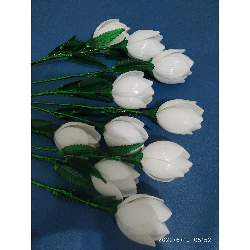 bunga tulip akrilik