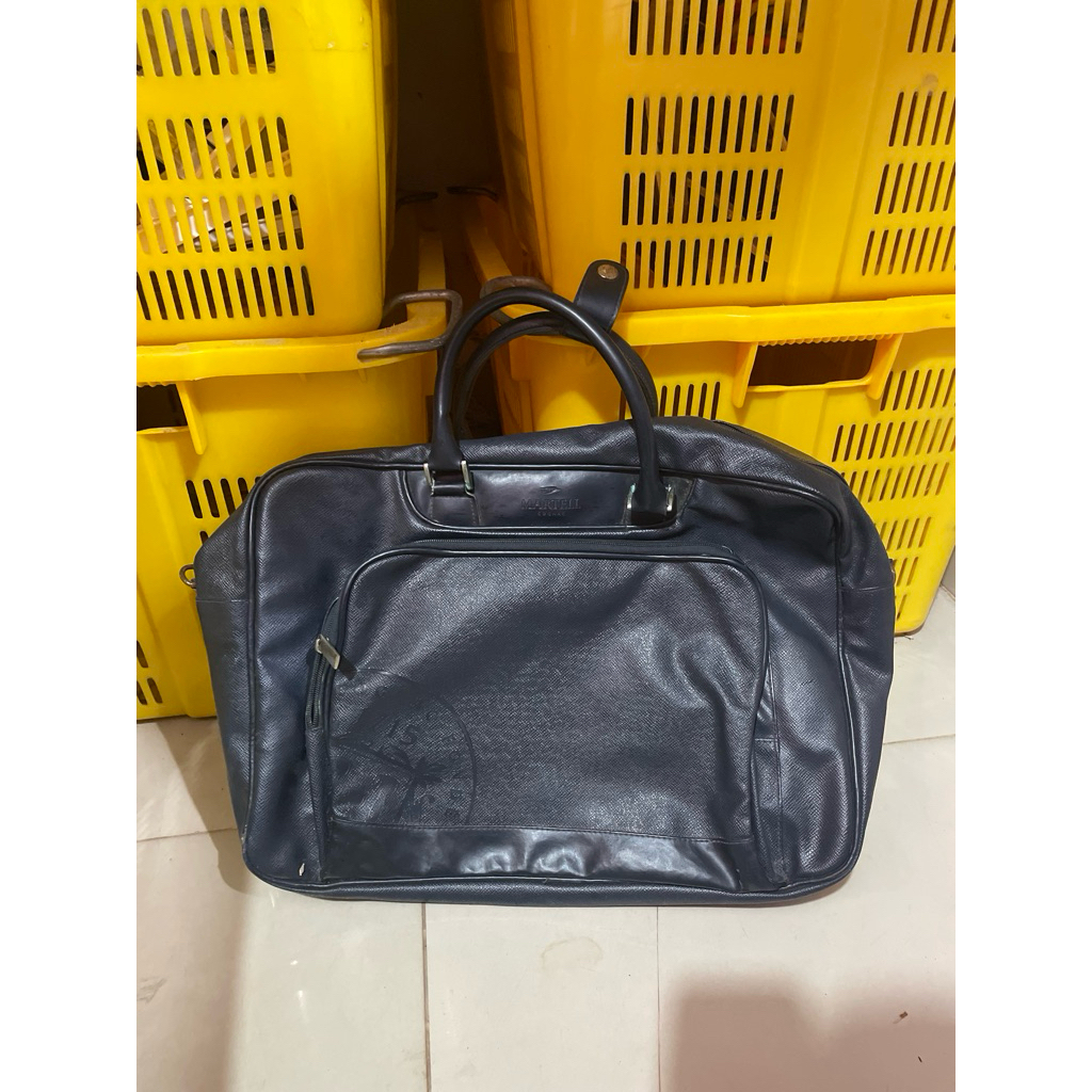 PL Tas Jinjing Kulit MARTELL Cognac Biru Gelap Uk 44x31x13cm Mulus. Iz