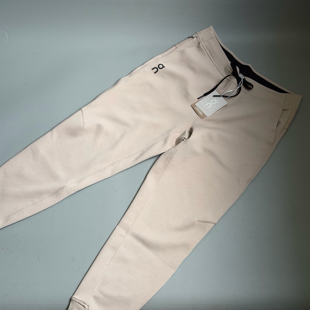 On Running Focus Tech Sweatpants Desert Beige