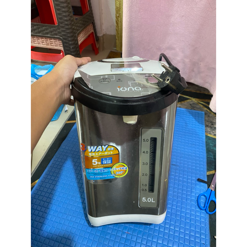 PL termos listrik ‘iona’ (ada penyok dan sedikit patah di tutupnya. Masih hidup) 5L TH