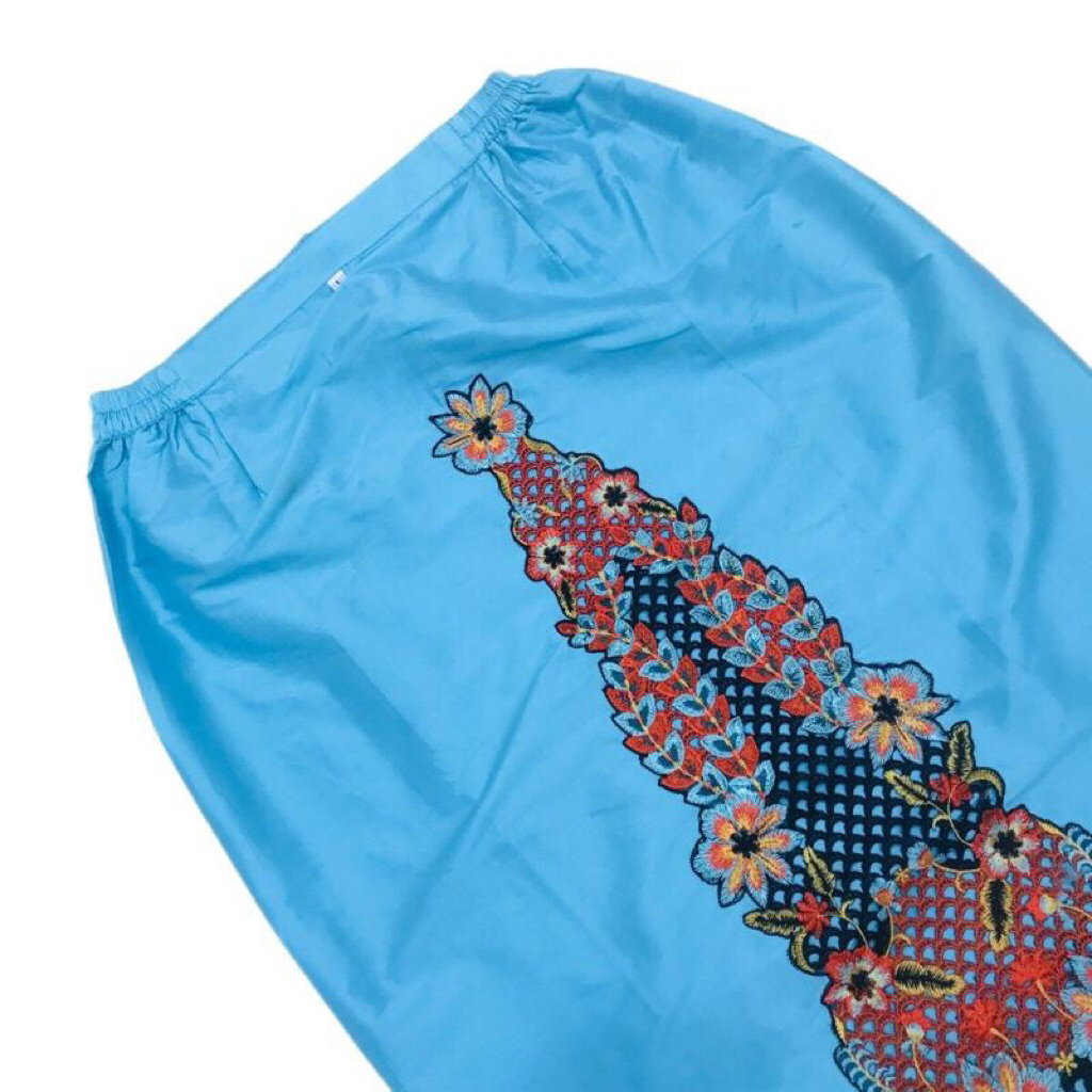 Rok Panjang Kebaya Organza Biru Bordir Motif Bunga Wanita