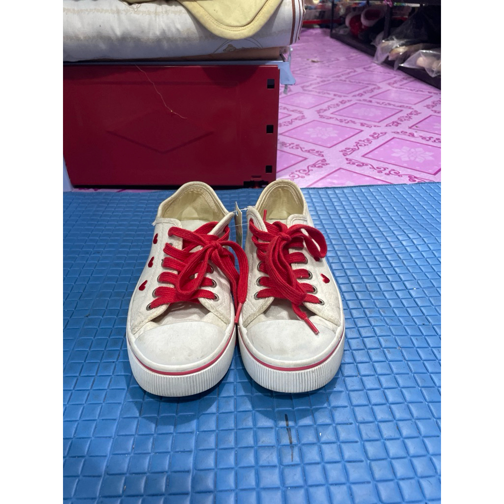 PL Sepatu Sneaker RUBI Cewek Putih Uk 39 Insole 26x8,5cm. Iz
