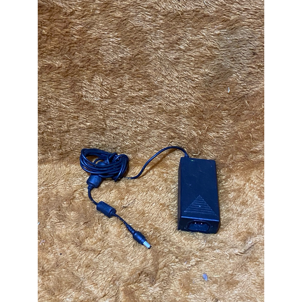 PL kabel switching adapter ‘osim’ 2 pin/lubang 100-240V (berfungsi) 170cm TH
