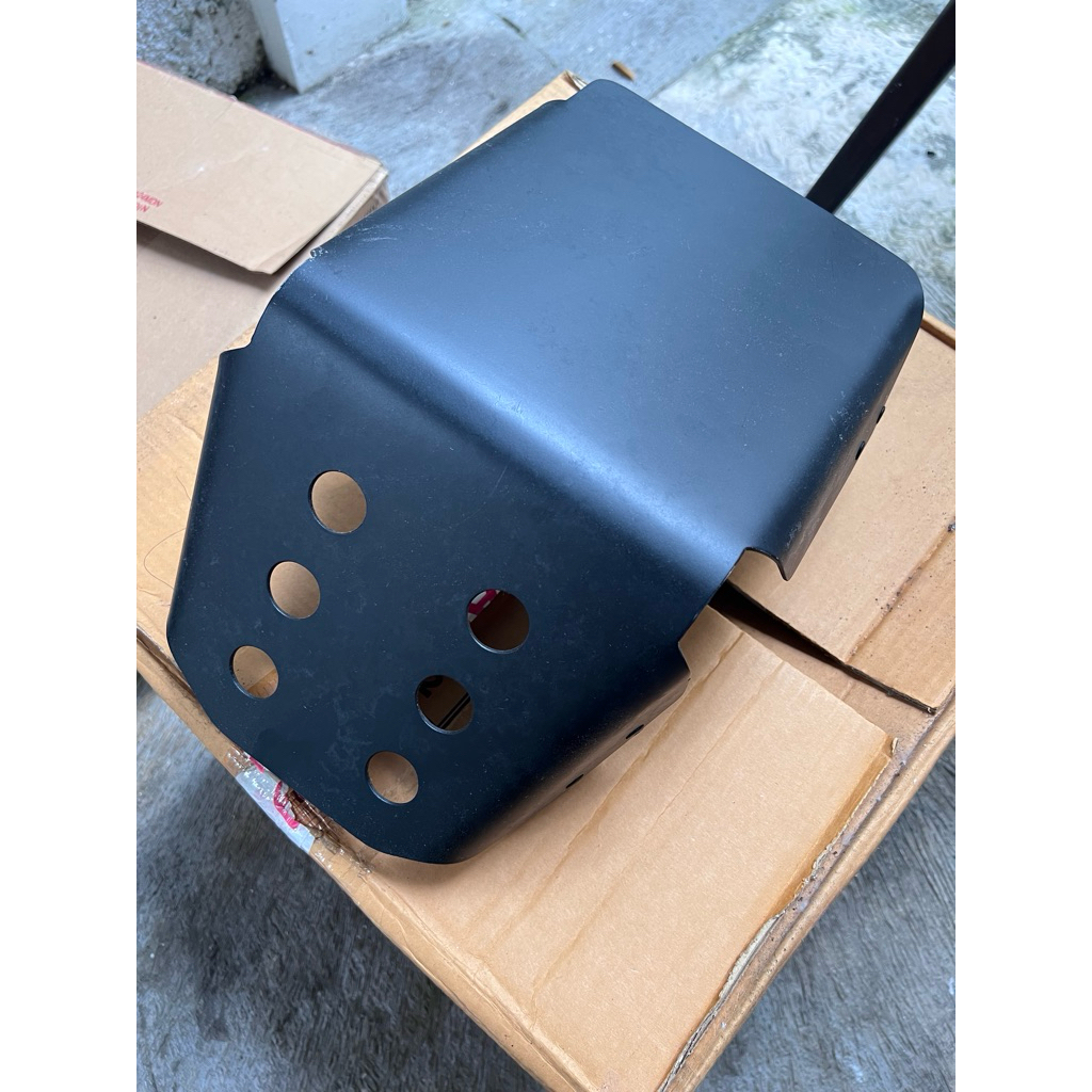 Skitplate cover engine Yamaha XSR155 customs black doff