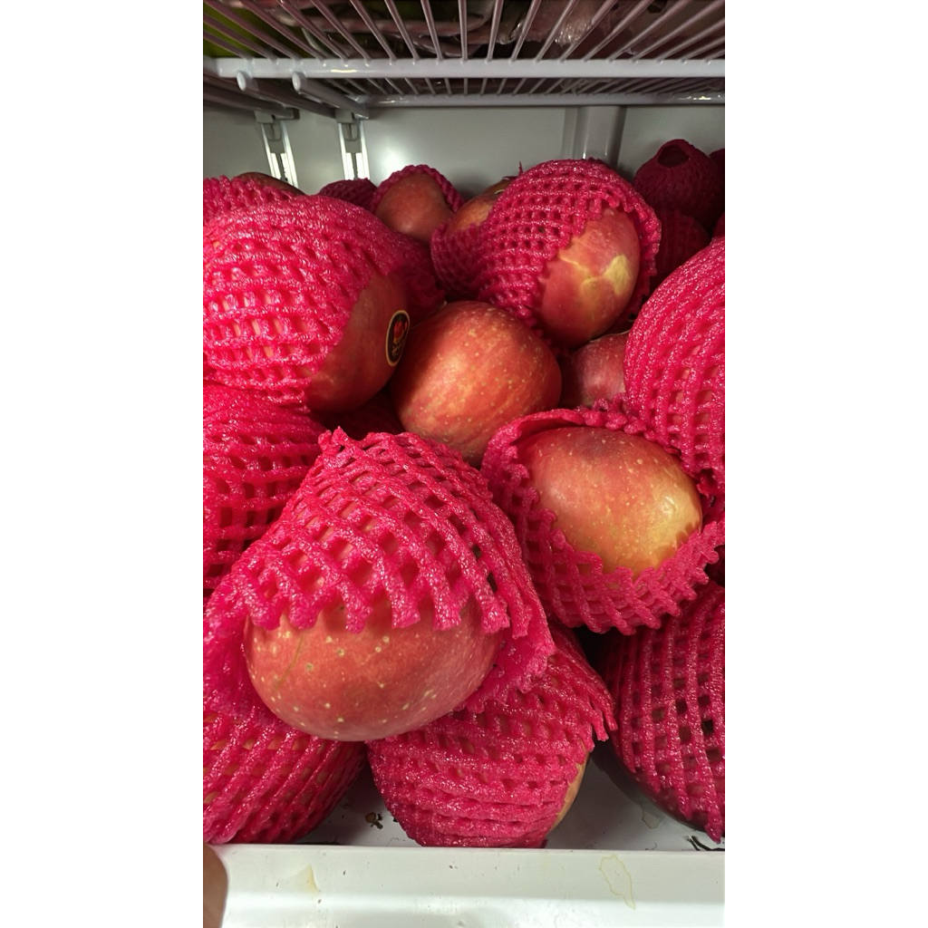 Apel Fuji Merah