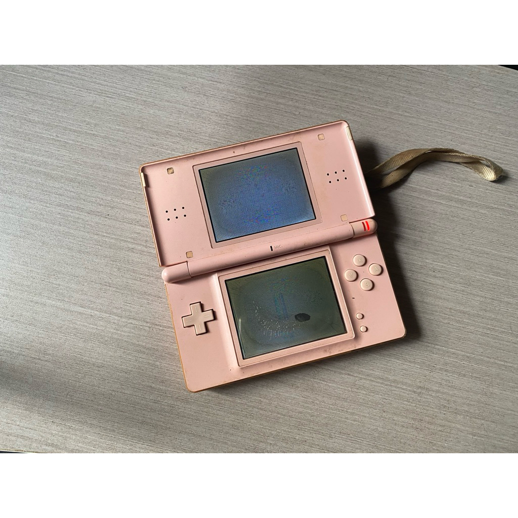 Nintendo DS Lite