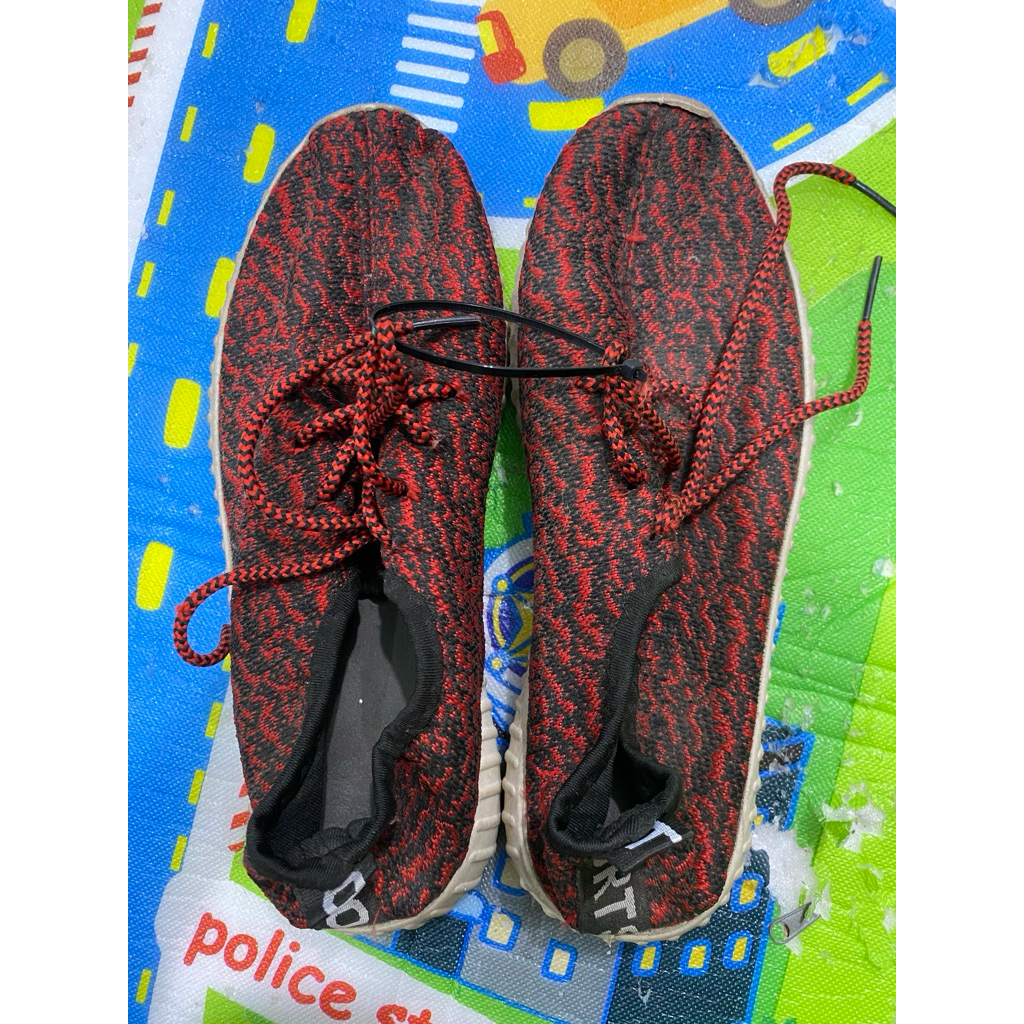 PL Sepatu Sneakers Wanita Rajut Casual / Sepatu Kets Sport Slip On Motif Merah Hitam uk 37 PU