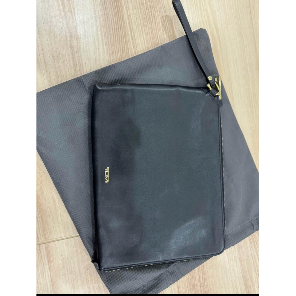 tumi voyageur easton tech clutch bag