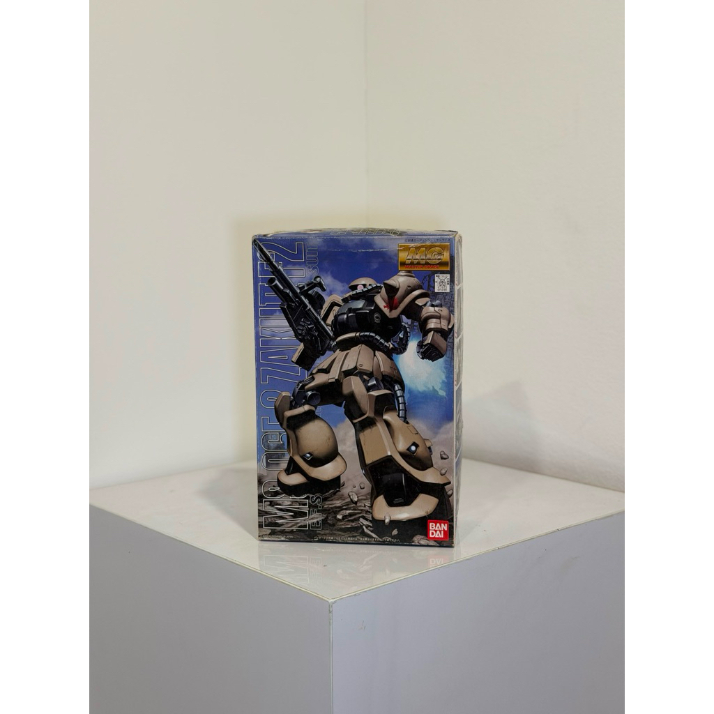 ( Bandai ) MG Zaku II F2