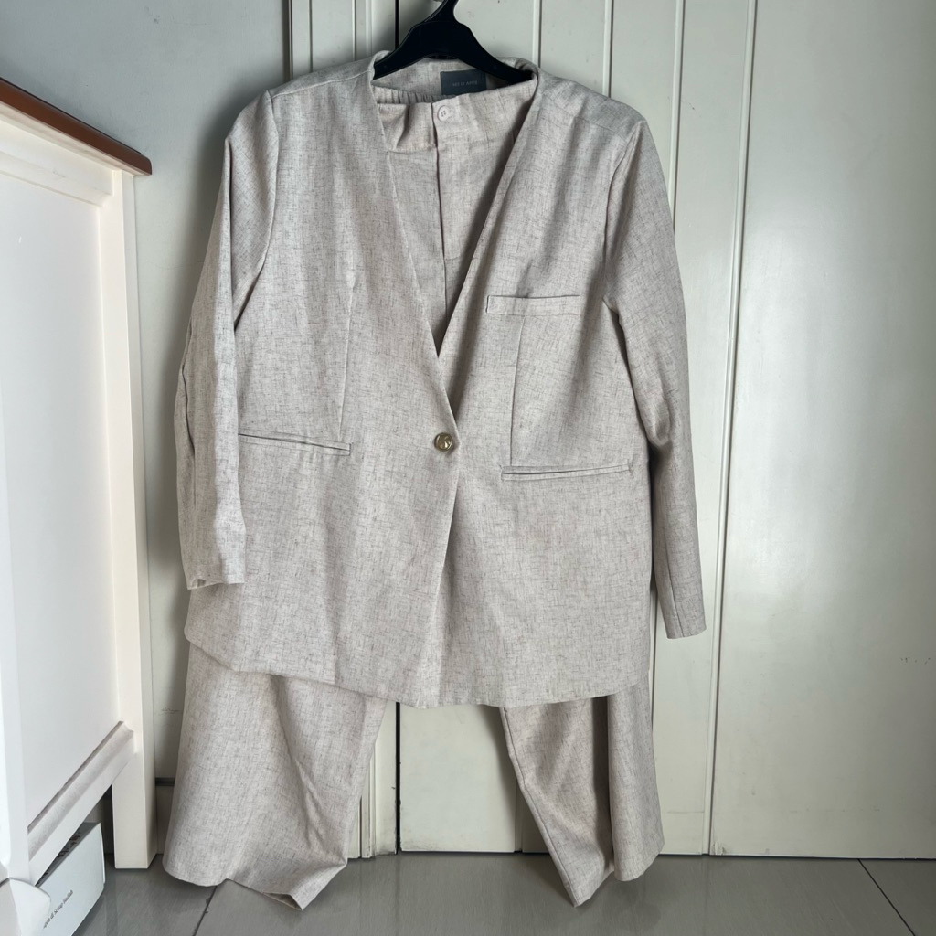 (Like New) Size M/L SET This Is April X Syifa Hadju Blazer Outerwear & Pants Celana Panjang Khaki