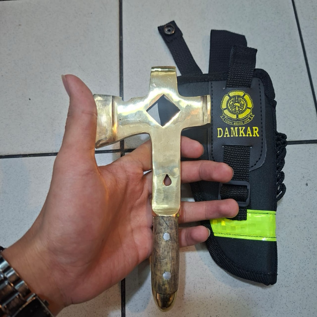 Kapak Pemadam Kuningan