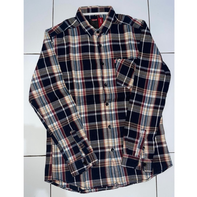 Kemeja Levi’s