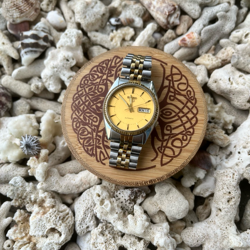 Seiko 7s26 gold dial