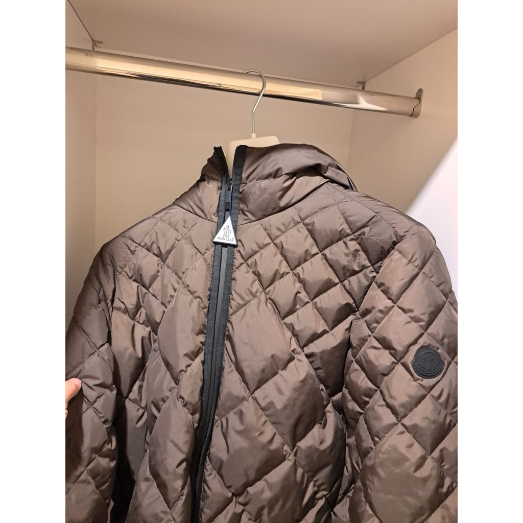Moncler Jaket Musim Salju Winter Elegan dengan Hoodie untuk Perlindungan Hangat dan Nyaman