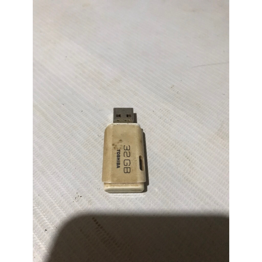 Flashdisk 32Gb ori toshiba bootable windows 10 Bit & windows 7 64Bit