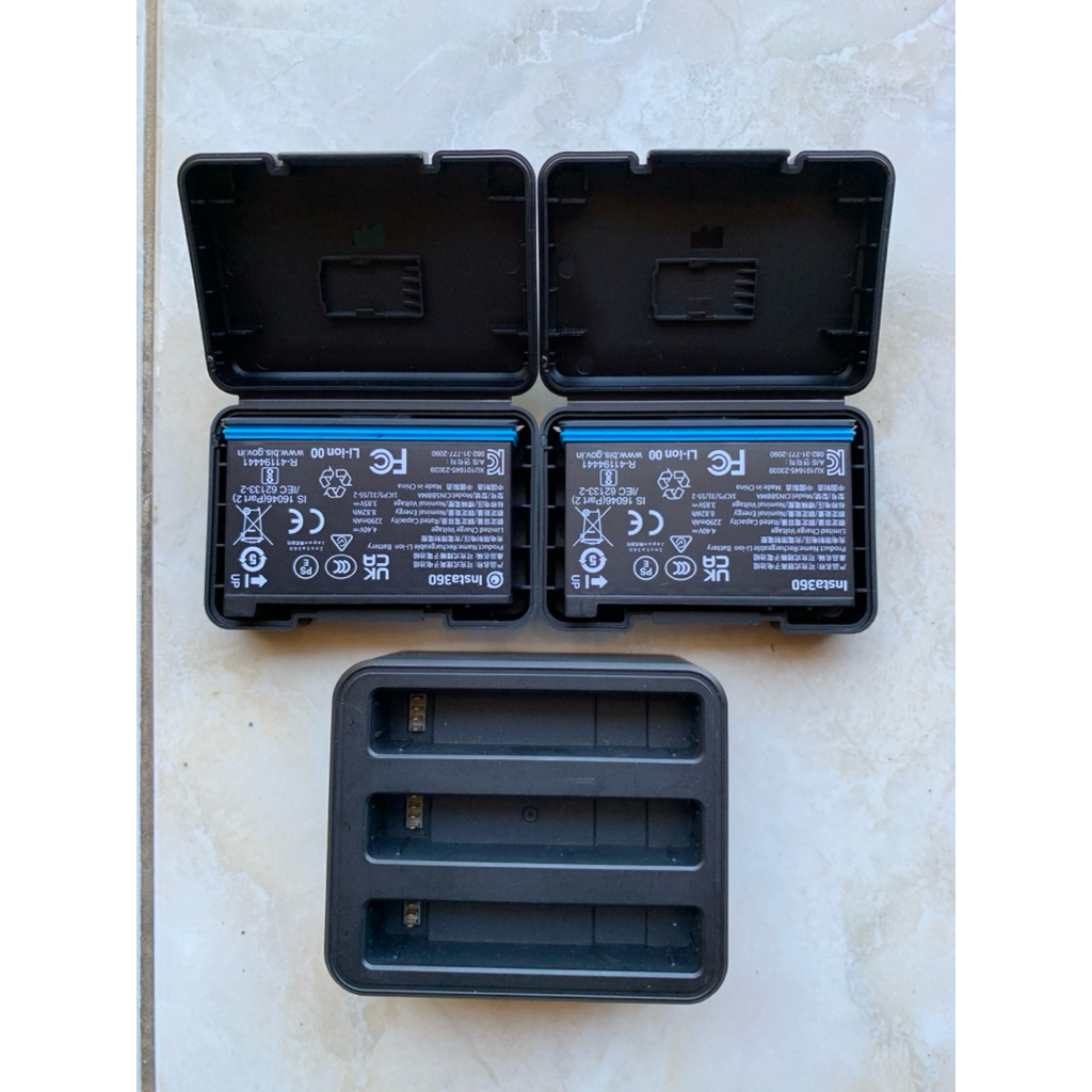 BATRE INSTA360 X4 + CHARGING HUB INSTA360 SECOND NORMAL