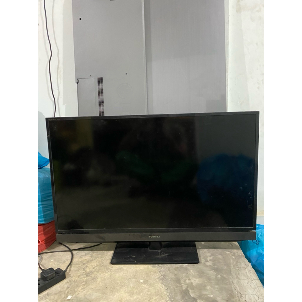 PL TV LED 40inch Toshiba Model No 40PB200E TIDAK NYALA Tidak Tau Kerusakanya Apa. Iz