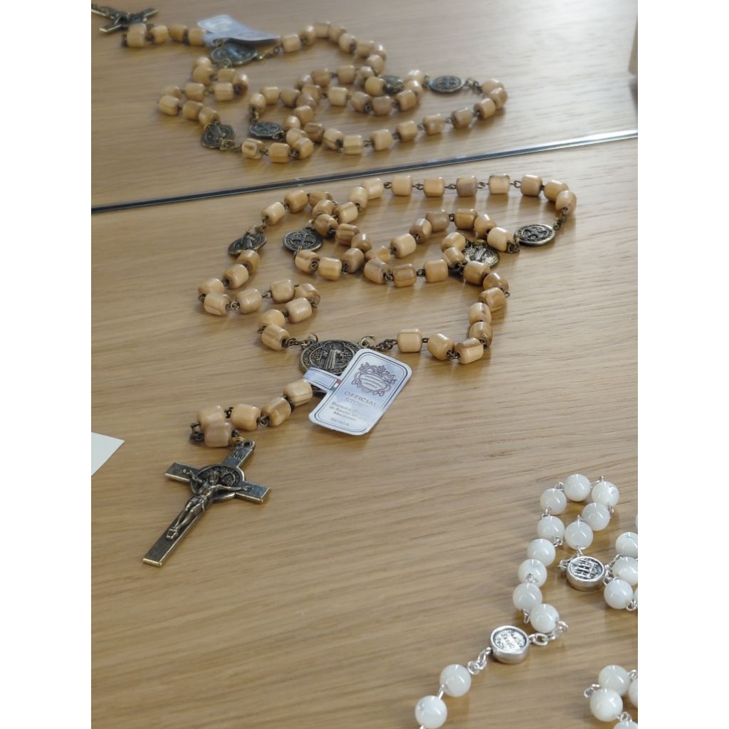 Rosario Benediktus Kayu Olive Kristal Import Italy