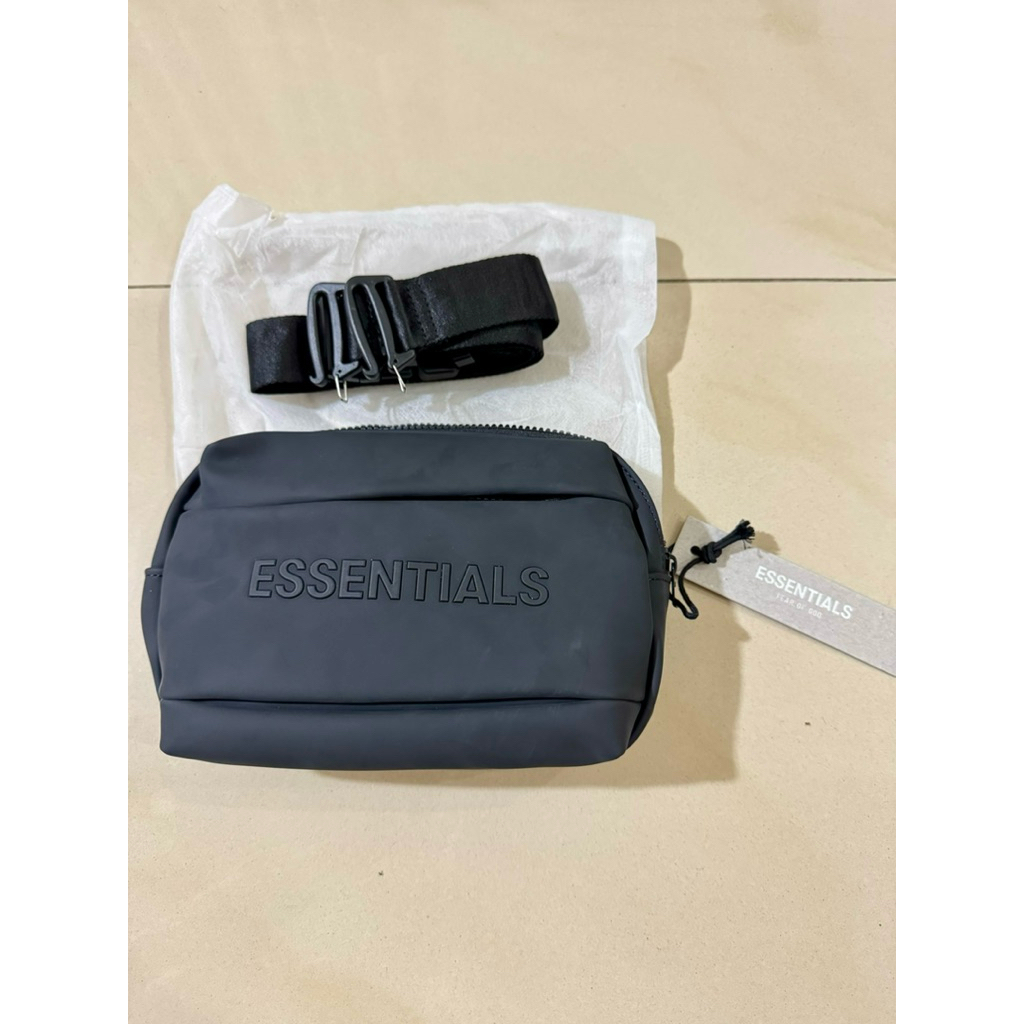 Tas FOG Essentials Hitam