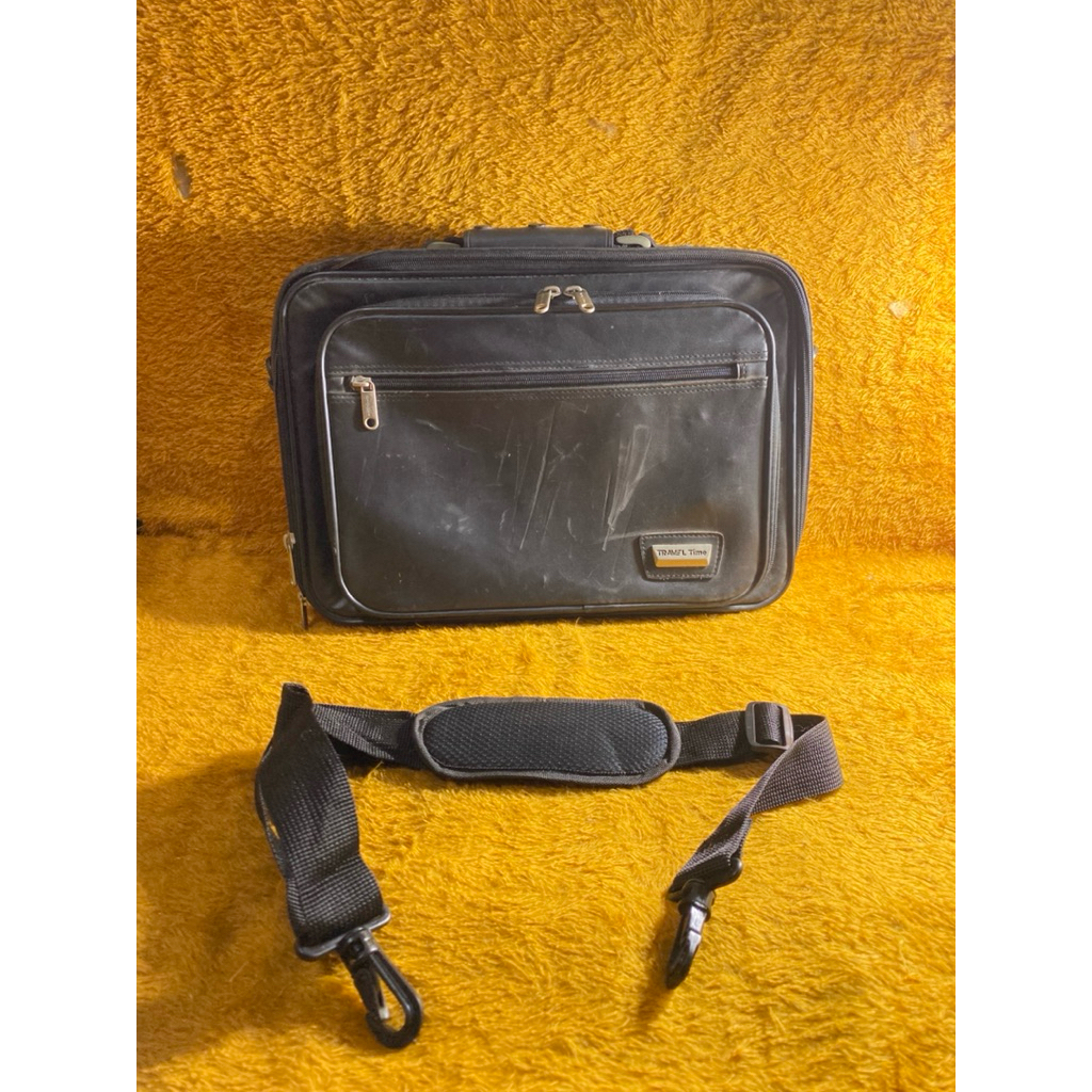 PL Tas Jinjing / Selempang Dokumen Travel Time Uk18inch (Minus Sperti Gambar Terakhir). Iz