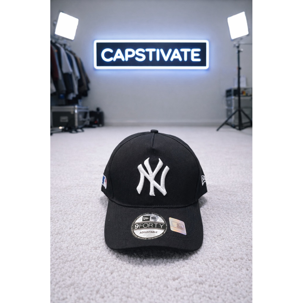 New Era Topi Baseball NY 9FORTY Adjustable Hitam Putih Logo NY untuk Gaya Trendy Anda Pria Wanita