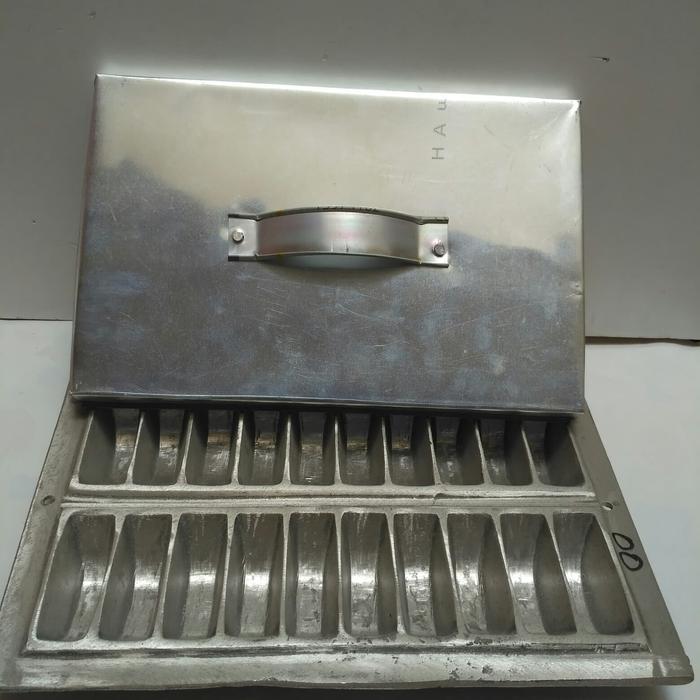 Cetakan kue pukis / kue pancong 20 lubang. Bahan bagus