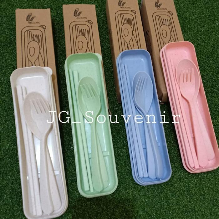 Souvenir sendok set travel jerami kemas box + dus