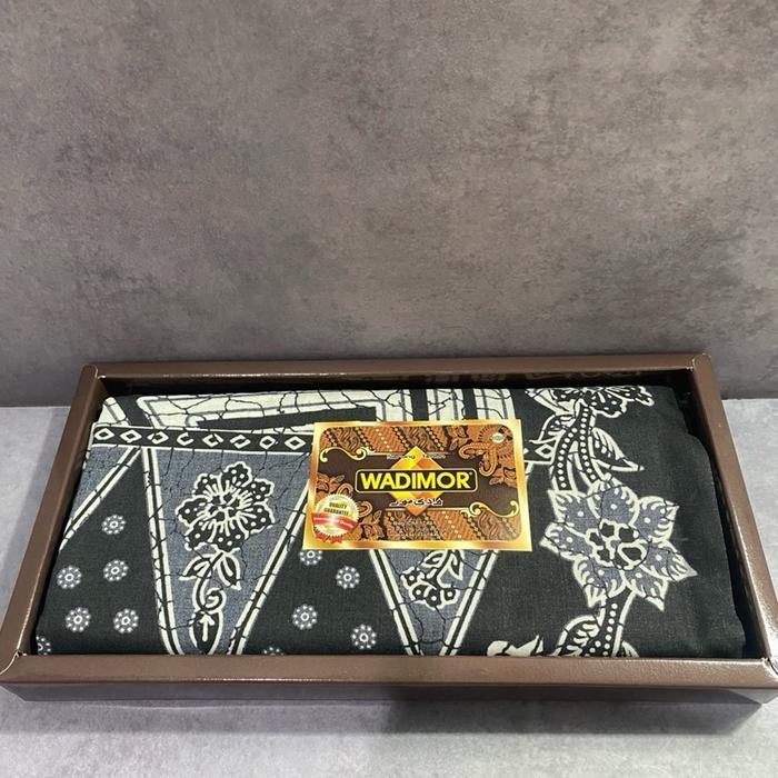 Sarung Wadimor Motif Jawa pria dewasa