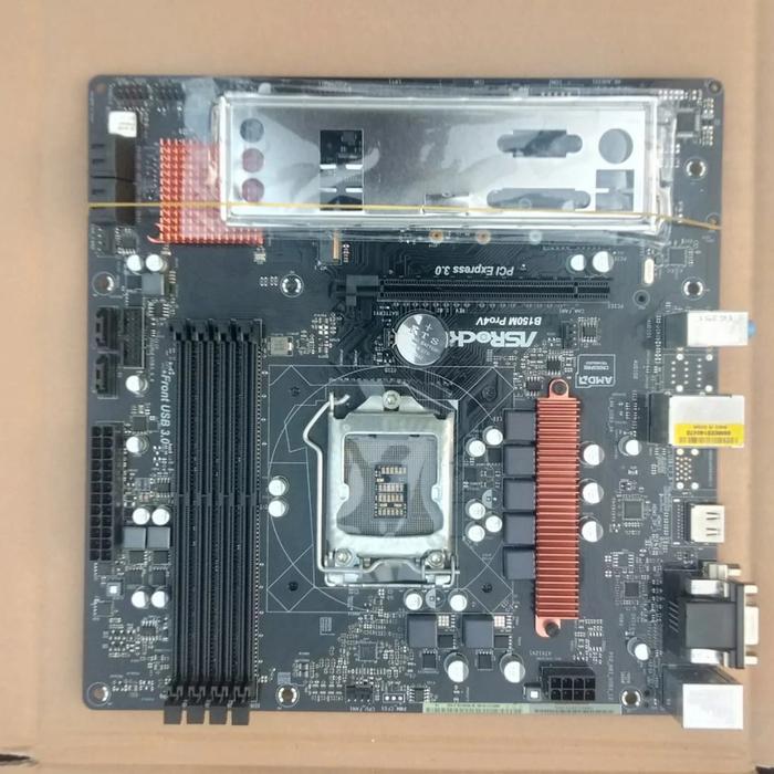 Mainboard LGA 1151 ASROCK B150M proc i3 6100