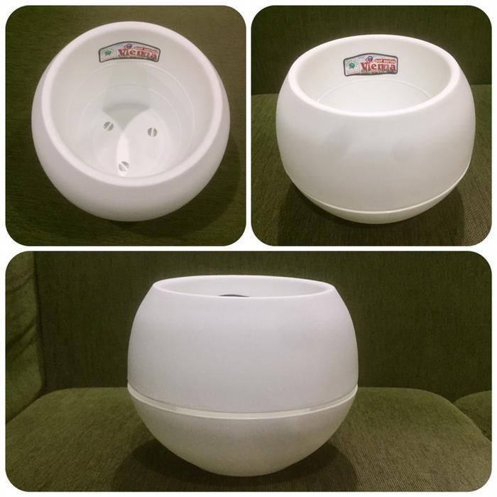 Pot Bola Vienna Green Leaf Self Watering Hidroponik