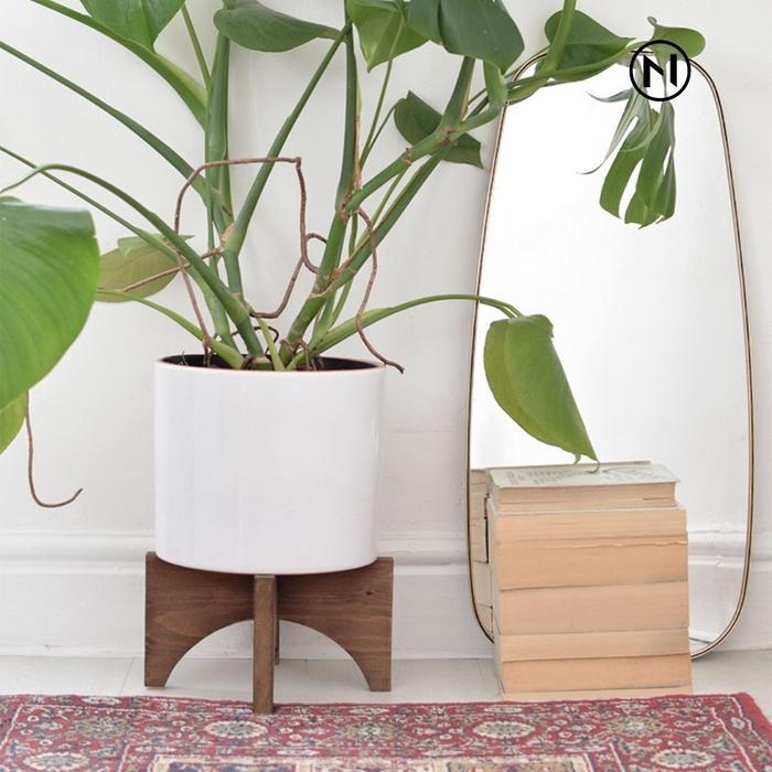 Standing Pot dan tanaman bunga model bulat dan kotak indoor dari kayu