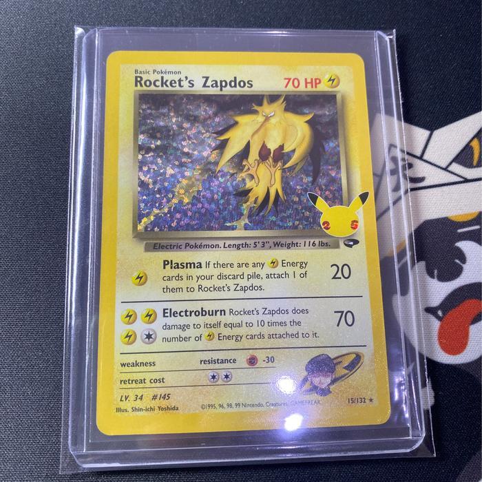 Rockets Zapdos Holo EN SWSH 25th Anniversary Celebrations Classic Collection Kartu Pokemon TCG