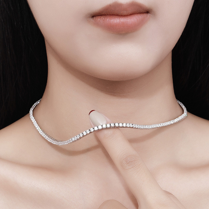 Kalung Platinum PT950 dengan Moissanite, Desain Clavicle Chain Elegan untuk Wanita
